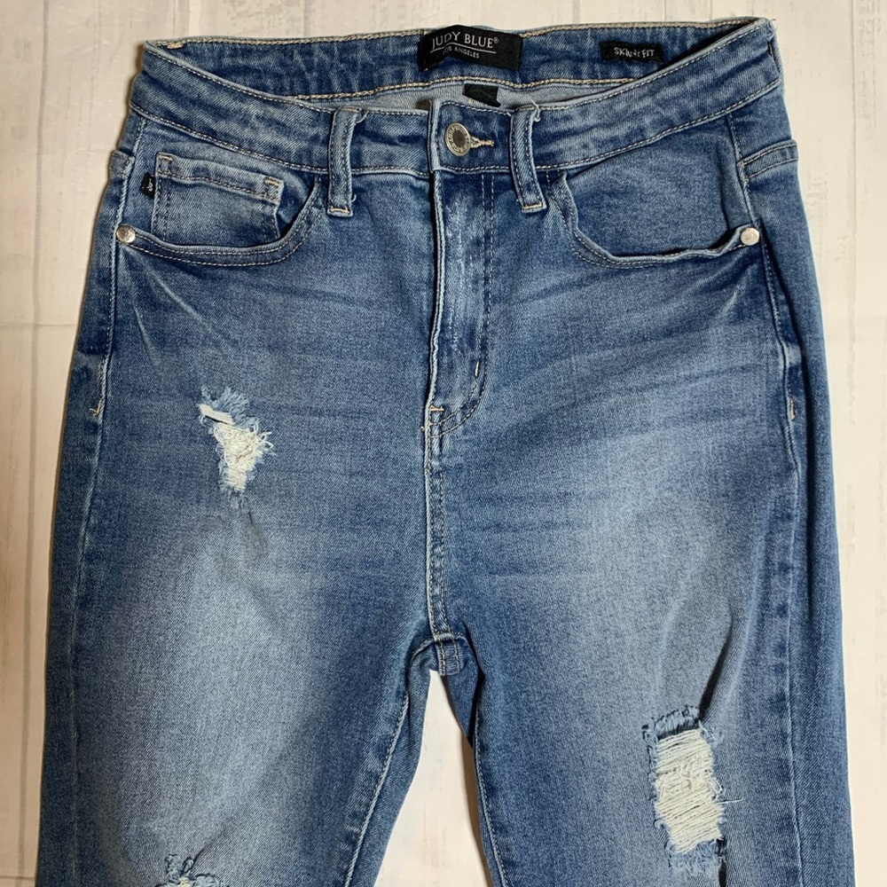 Judy Blue skinny fit Distressed Blue Jeans. Size 7/28. - Picture 7 of 11